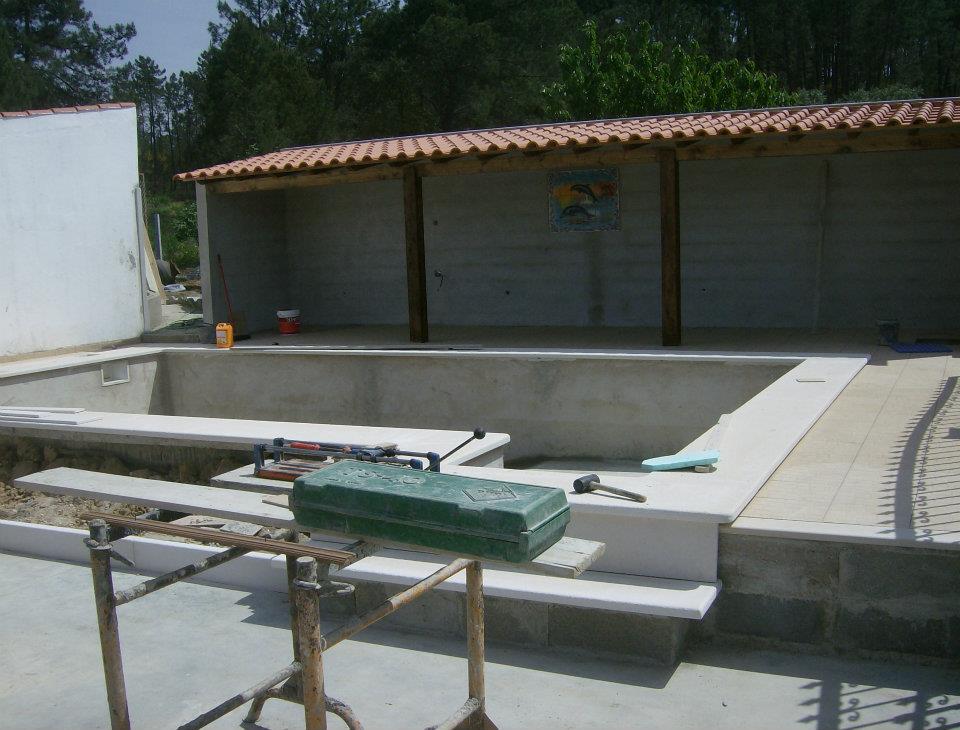 Piscina e Telheiro Image 4